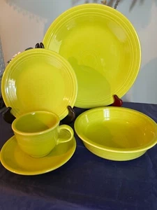 Homer Laughlin Co FIESTA Fiestaware 5 Piece Place Setting LEMONGRASS (2009) - Picture 1 of 5