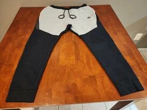 Nike Tech Fleece Joggers Two Tone Black Grey Men’s Size XL 805162 015 - Picture 1 of 9