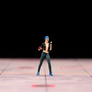 1/64 Cool Blue Hair Punk Girl Scene Props Miniature Figure For Cars Vehicles Toy - Picture 1 of 6