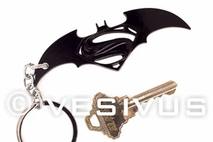 LLAVERO - DC Superman vs. Batman - Llave Accesorio Joyería Nerd Geek Superhéroe - Imagen 1 de 1