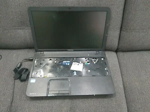 G926 TOSHIBA SATELLITE C850-1LV, 15.6" won't turn on spares or reapirs - Picture 1 of 12
