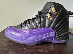 Talla 7.5 - Jordan 12 Retro Mid Field Púrpura, Buen Estado - Imagen 1 de 12