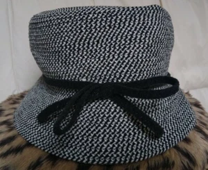 Sombrero cubo Villager Liz Claiborne M/L - Imagen 1 de 4