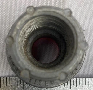 1/2" Myers STA-1 Scru-Tite  Aluminum Conduit Hub Bullet Hub New - Picture 1 of 2