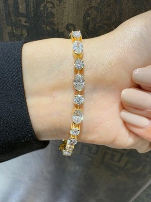 11.00ct D/VVS  Lab Grown Diamond Tennis Bracelet, Yellow Gold - Image 1 of 4