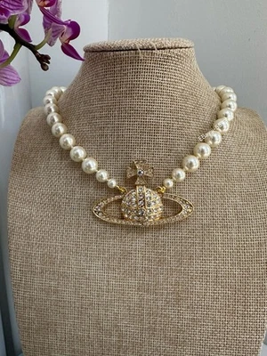 Vivienne Westwood  One Rolls Pearl RELIEF CHOKER Gold Tone - Image 1 of 4