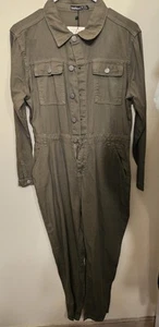 Size 10 Petite Boohoo Green Utility Jumpsuit - Picture 1 of 5