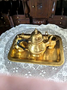 VINTAGE SET OF MOROCCAN HAMMERED BRASS TEA /COFFEE POTSERVING TRAYGREAMERSUGARBO - Picture 1 of 11