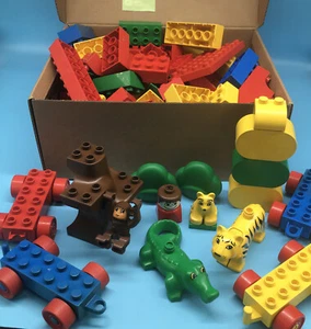 Lg. Lotto 137 Lego Animali e Mattoncini 2x2 2x4 2x6 2x8 Blu Rosso Giallo Verde Marrone - Foto 1 di 2