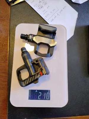 Look Keo Blade Carbon Road Bike Pedals - 16nm - 1 with titanium shaft - 210g - image 1 of 4