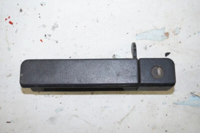 1984-1996 Corvette C4 Maçaneta de Porta Externa Mão Esquerda Lado do Motorista Usado OEM SEM CHAVE - Imagem 1 de 4