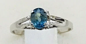 18K Solid White Gold Oval Sapphire Ring 1.3 Grams - Picture 1 of 9
