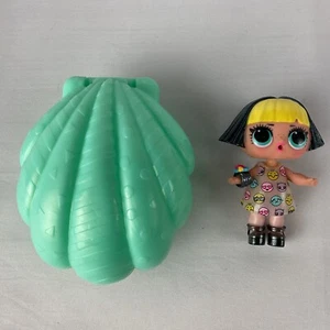 Lol Surprise Queens Selfie Queen Doll With Bracelet, Dress, Boots, Clam Shell - Picture 1 of 15