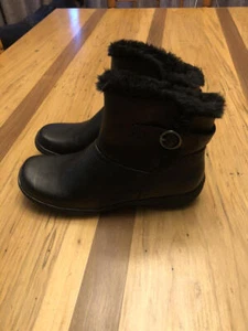 NWOB Yuu Black Booties Leta 10M - Picture 1 of 7
