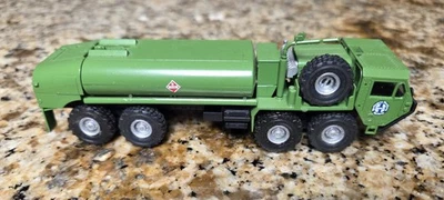 Caminhão de combustível pintado sob medida escala Ho Burlington Northern - Imagem 1 de 4