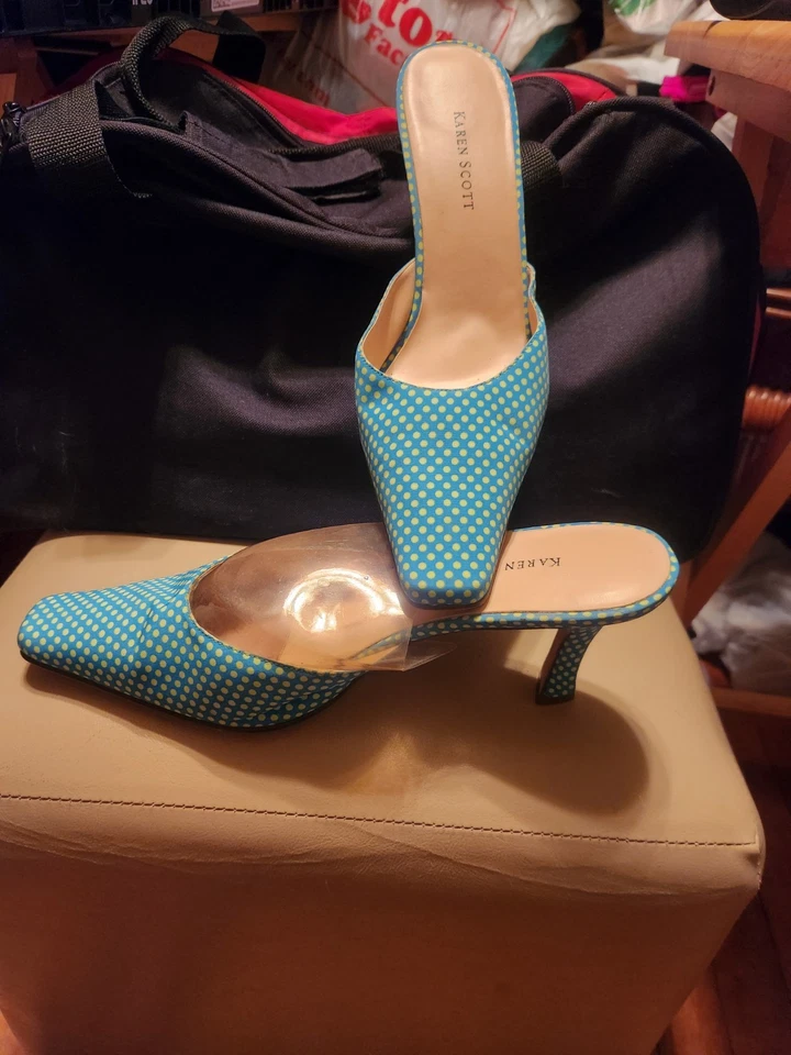 Hermosos tacones Karen Scott. Talla: 9,5 Foto 1 de 4