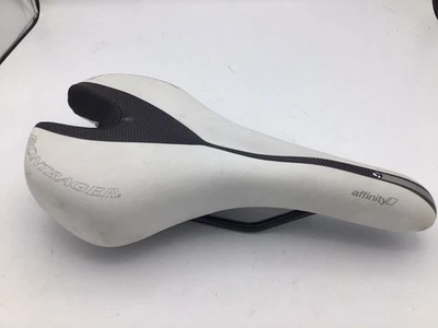 Sillín/asiento de bicicleta BonTrager Affinity One blanco y negro Q3 Foto 1 de 4