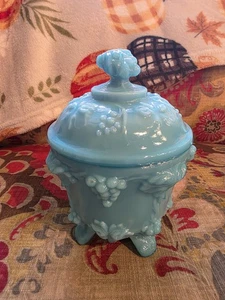 SELTENE PORTIEUX VALLERYSTHAL OPAL BLAU FUSS BONBONIERE 5,75" GEBRAUCHT, IN EINWANDFREIEM ZUSTAND - Bild 1 von 3