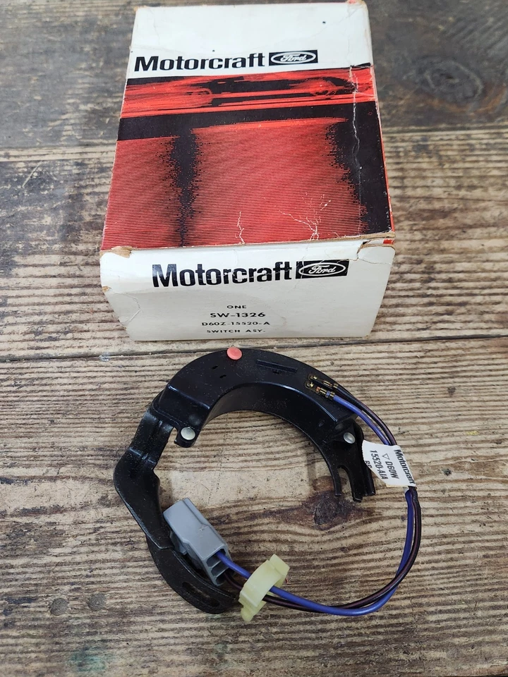 FORD TORINO 1976 1977-1979 THUNDERBIRD LTD II RANCHERO INTERRUPTOR DE LUZ DE RESPALDO NUEVO EN STOCK Foto 1 de 4