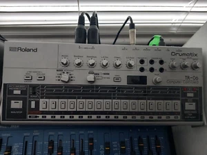 Roland Boutique TR-06 Drum Machine - Picture 1 of 1