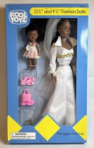 Juego de muñecas de moda afroamericana Target Kool Toyz 1999 vintage sellado - Imagen 1 de 4