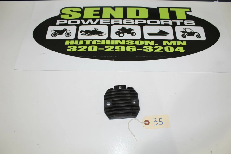 Regulador de voltaje ZR7S 2003 Kawasaki ZR7S 21066-1089 Foto 1 de 1