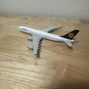 Lufthansa A340-300 D-AIGO Offenbach 1:200 Limox - Bild 1 von 4