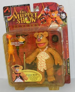 MUPPETS FOZZIE BÄR NEU VERSIEGELT FIGUR SERIE 2 MUPPET SHOW PALISADEN mit HUHN - Bild 1 von 3