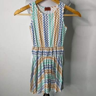 Vestido recto Missoni blanco multicolor patrón zig zag sin mangas talla 8 para niños Foto 1 de 4
