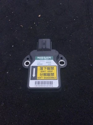 Módulo de control sensor velocidad guiñada Infiniti M35H M37 M56 2011-2013 174500-6090 OEM Foto 1 de 3