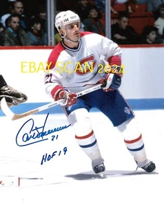 GUY CARBONNEAU In ACTION Signed 8x10 Photo MONTREAL CANADIENS HOF GREAT - Picture 1 of 1