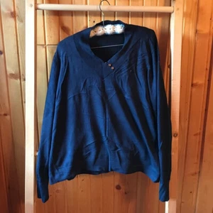 CATO women's navy Vneck sweater with gold button trim 22W - Picture 1 of 2