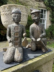 Un par de figuras vintage de músicos tailandeses talladas a mano con joyas de 40 cm de alto - Imagen 1 de 17