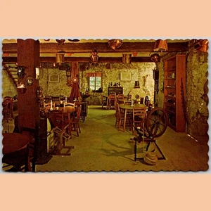 Postcard Le Vieux Moulin de St-Laurent, l'Ile d'Orleans, Quebec Art Centre - Picture 1 of 4