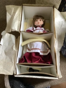 Franklin Heirloom Dolls "Matthew's First Mass" Porzellan - Bild 1 von 5