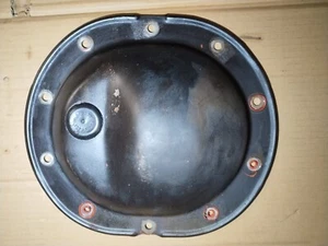 8.25 CHRYSLER JEEP REAR AXLE COVER CHEROKEE 01 - Picture 1 of 2