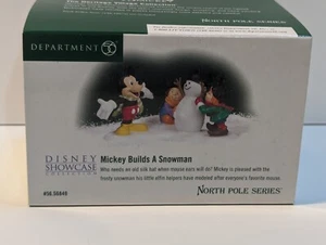 DEPT 56 Disney Showcase Mickey Builds A Snowman 56.56849 North Pole Series 2003 - Bild 1 von 6