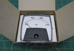 New Yokogawa EIL Thermometer Panel Meter (300-1200 F), EI/A12217 - Picture 1 of 9