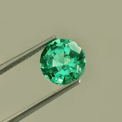 6x6 mm - Ethical Green Colombian Emerald Loose Gemstone Round Brilliant Cut 1 CT - Image 1 of 4