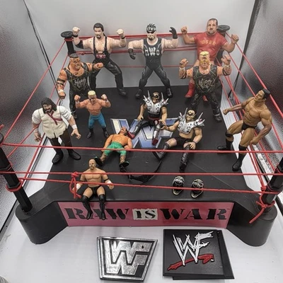 Lote de figuras de anillo de lucha libre WWF Raw is War 1996 Titan Sports Jakks Pacific Foto 1 de 4