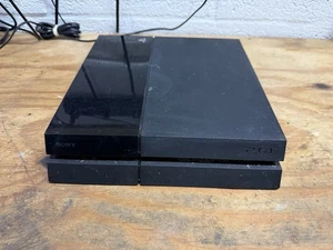 Sony PlayStation 4Gaming Console - Nera (CUH-1001A) solo sistema - LEGGI!! - Foto 1 di 11