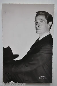 - MEL FERRER Real Photograph / Photo POSTCARD 1950s unused - - Picture 1 of 2