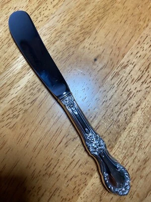 Esparcidor de mantequilla International Wild Rose de plata esterlina 5 7/8" HH Foto 1 de 4