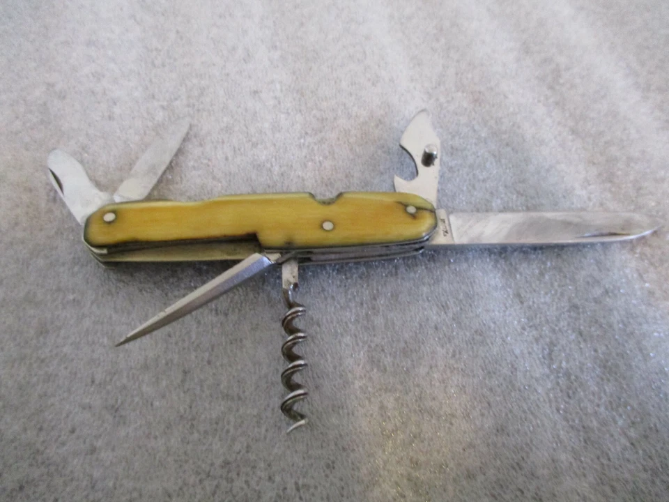 VINTAGE MULTI-TOOL FOLDING POCKET KNIFE INOX 2 BLADES BOTTLE OPENER, PICK & ECT. - Image 1 of 4