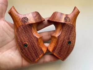 Neu! Hartholzgriff für S&W K/L Rahmen Rundbutt Schachbrett graviert offener Rückengurt - Bild 1 von 10