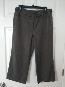 Larry Levine Belted Stretch Capri Pants     Size 10    Gray Pinstripe   (CT005K) - Picture 1 of 7