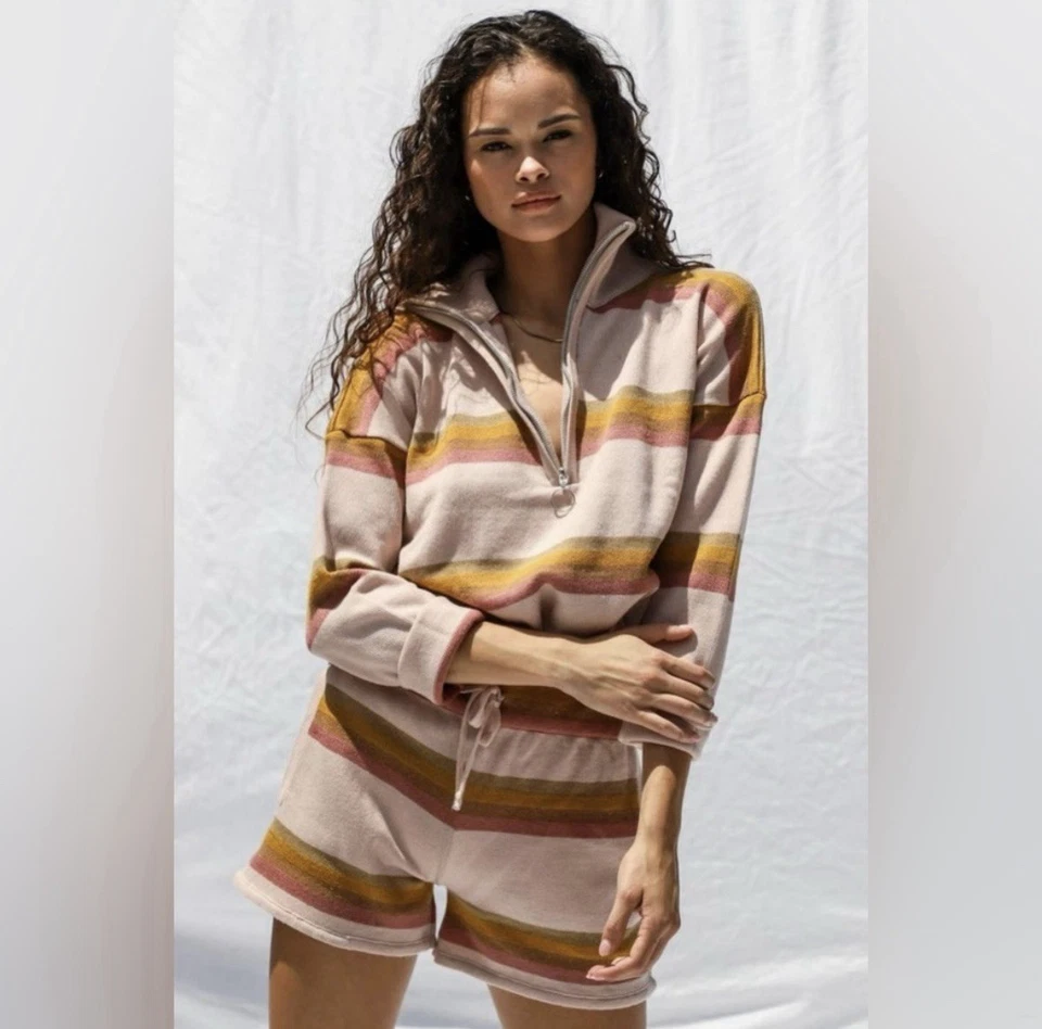 Jen’s Pirate Booty Chill Out Conjunto Pantalones Cortos y Suéter a Rayas Alpinas Suiza Pequeño Foto 1 de 4