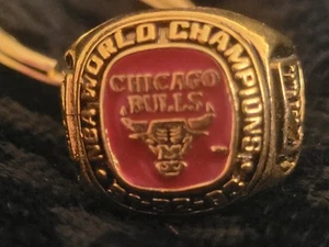 Vintage 90s Chicago Bulls Kodak Championship Ring Keychain 91 92 93 Three Peat - Bild 1 von 4
