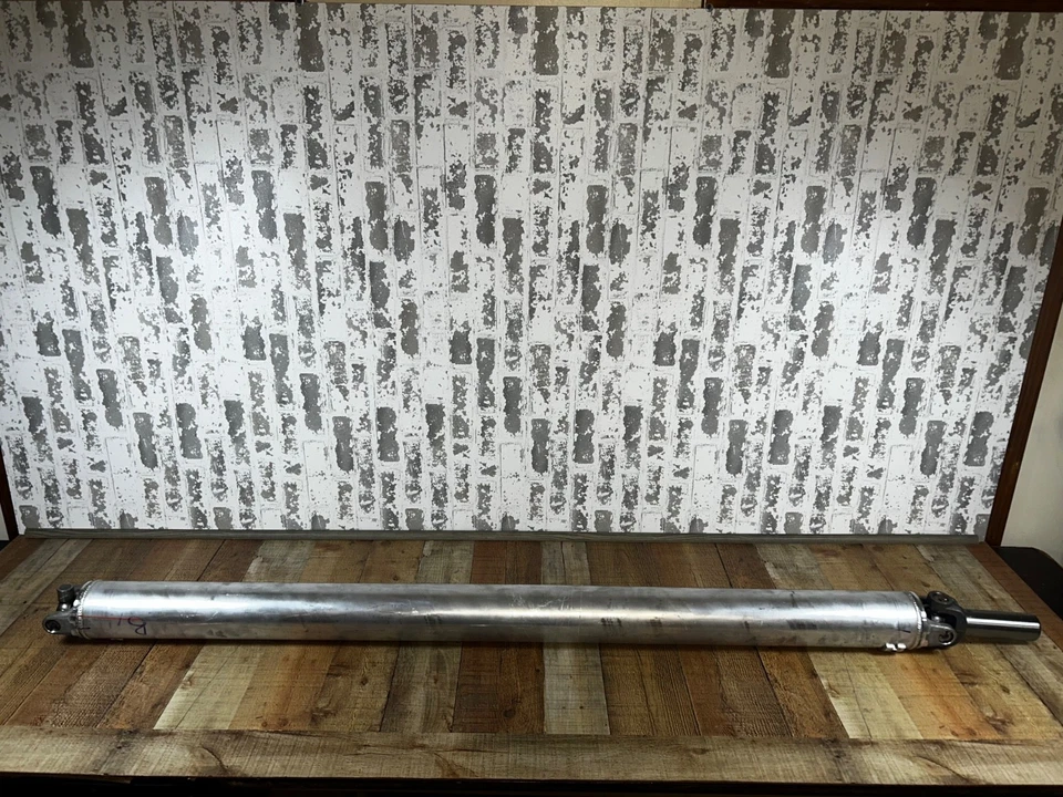 Eixo de transmissão traseiro 84675732 AC Delco para Chevy SaVana Suburban Yukon Express Van - Imagem 1 de 4