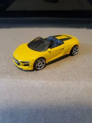 Audi R8 Spyder 2019, exclusivo Hot Wheels Multipack 2025, amarillo Vegas, suelto Foto 1 de 4